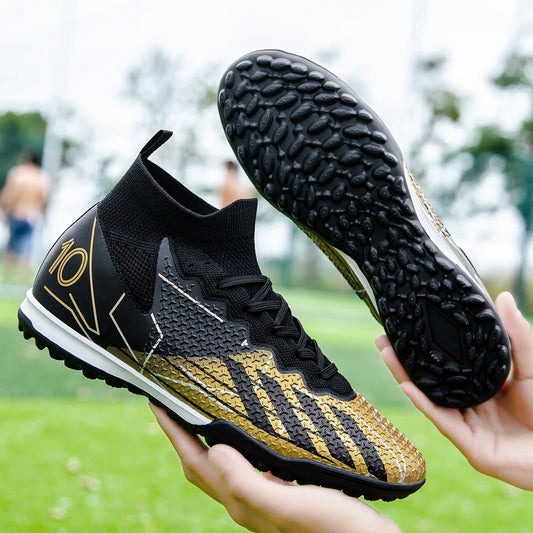 New summer anti-skid and wear-resistant short studded football shoes for men and women, suitable for outdoor training.
