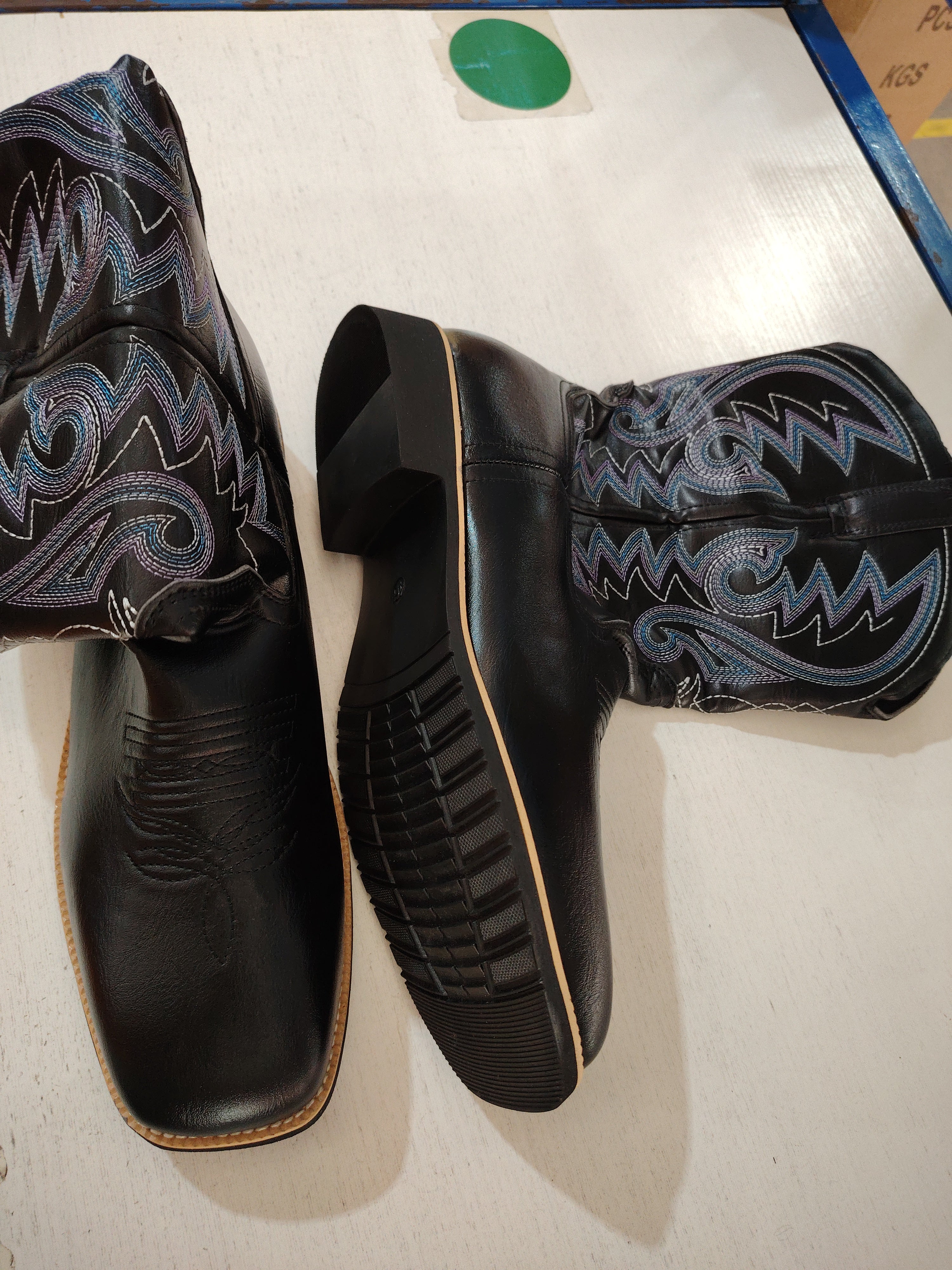 Big Wide Head Western Cowboy Boots