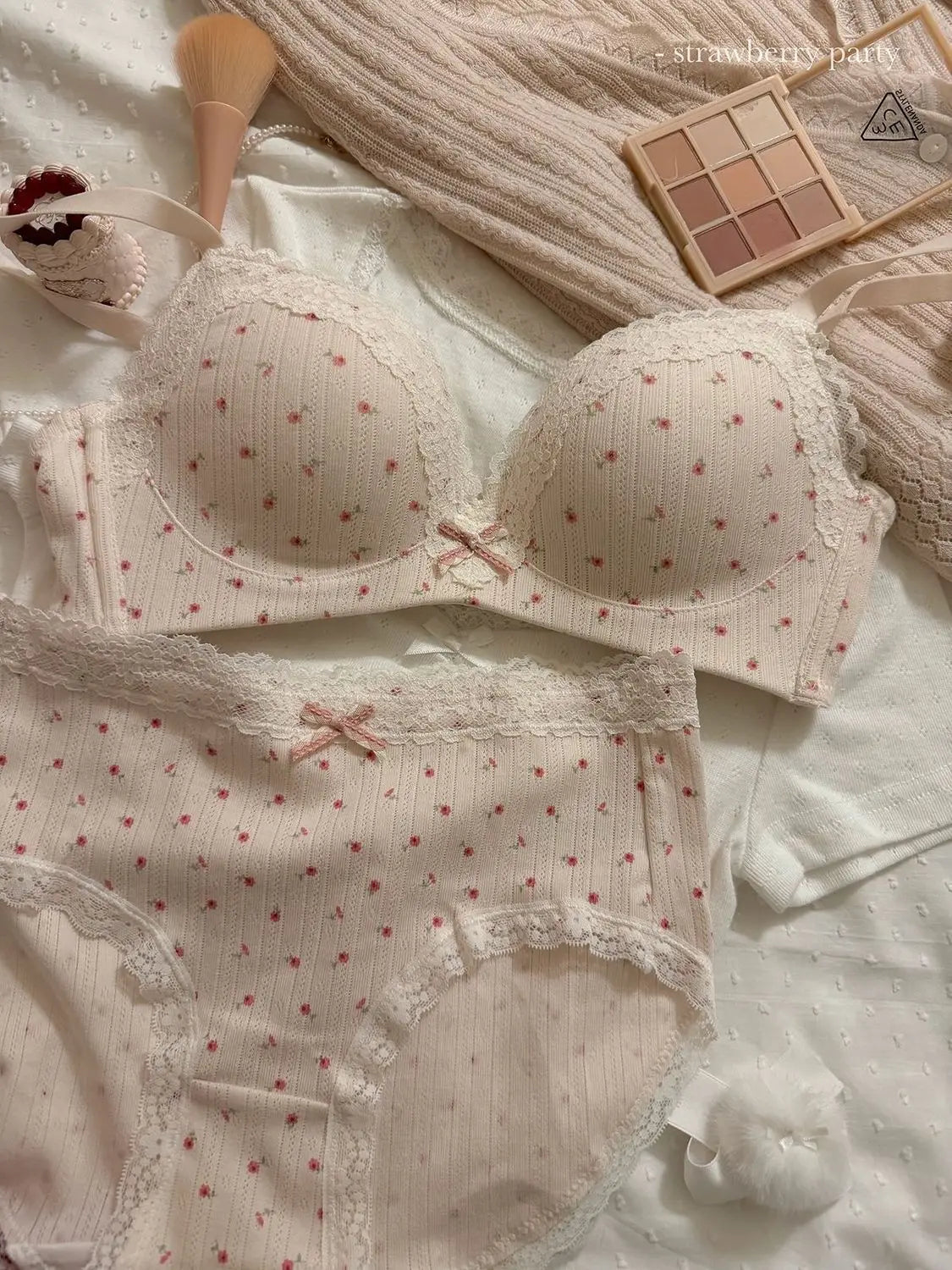 Women's Floral Lace Wireless Bra Set