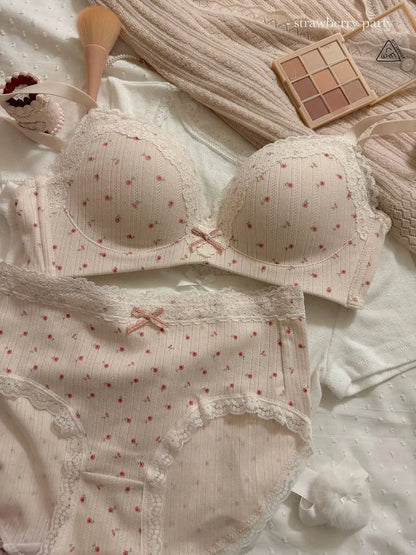 Women's Floral Lace Wireless Bra Set