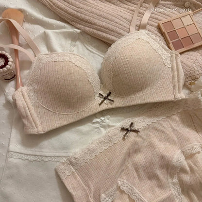 Women's Floral Lace Wireless Bra Set