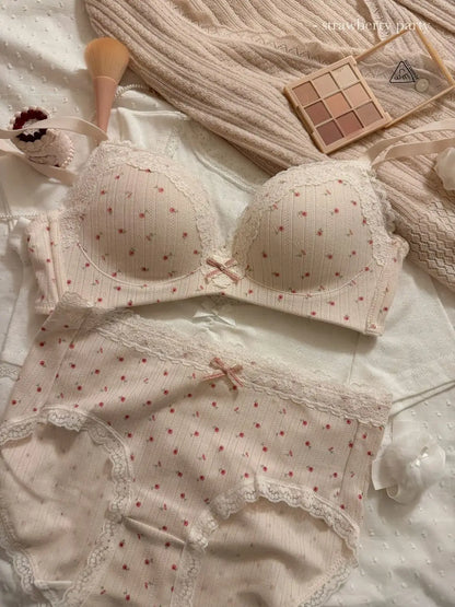 Women's Floral Lace Wireless Bra Set