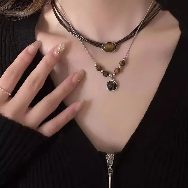 Vintage Leather Brown Stone Pendant Necklace Women's Retro Stacking Choker Temperament Clavicle Chain Hip Hop Jewelry Accessory