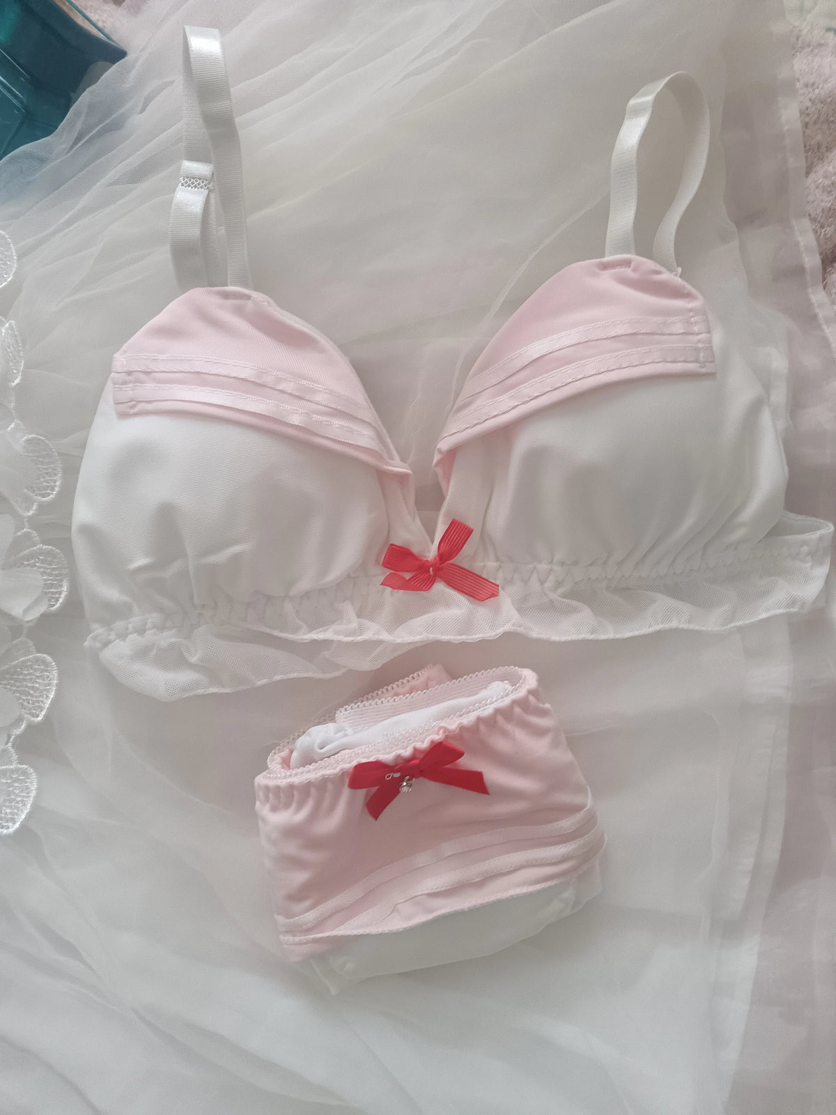 Women's Wireless Triangle-Cup Bra Set