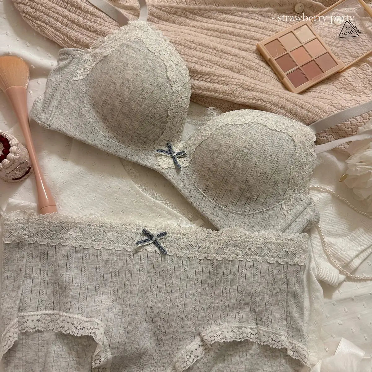 Women's Floral Lace Wireless Bra Set