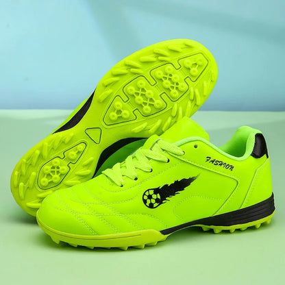 New Men Football Boots Match Non-Slip Professional Training Shoes Sneakers Grass Soccer Shoes Sport Outdoor Ultralight Unisex