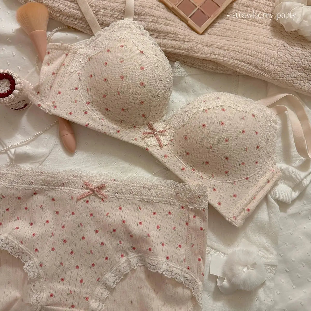 Women's Floral Lace Wireless Bra Set