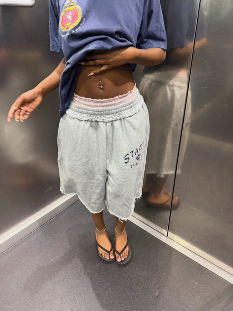Streetwear Retro Pilot Sweatshorts Grey Crest Graphic Woven Label Frayed Long Shorts Y2K Swag Hip Hop Terry Unisex Baggy Shorts