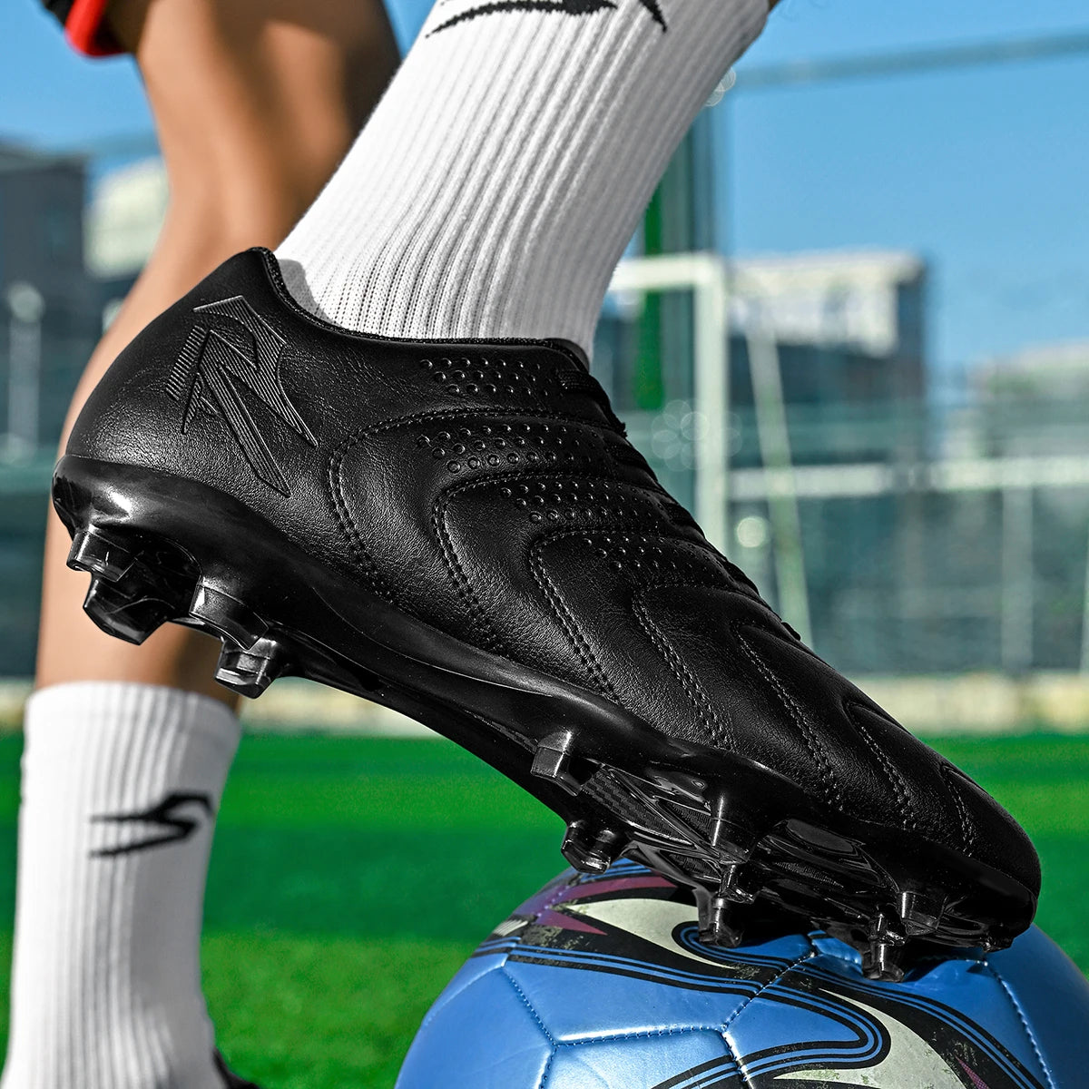 Professional Men's Football Shoes New AG Long Nail Anti Slip Adult Breathable Classic Sports Football Shoes