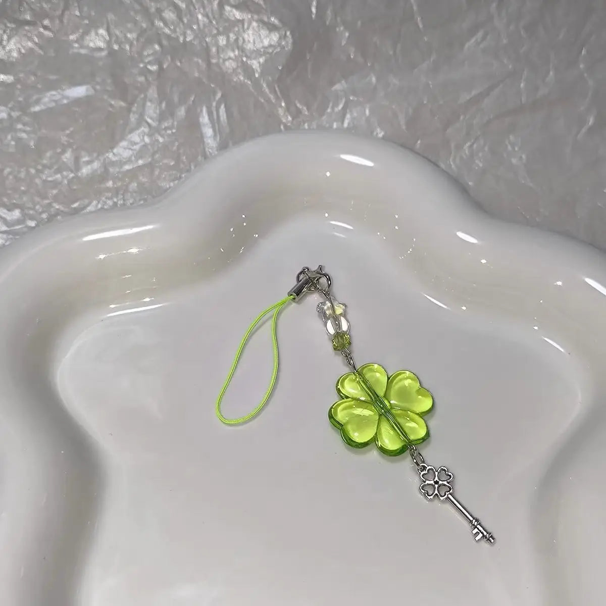 Y2K Lucky Four Leaves Clover Heart Key Ring Green Leaf Star Key Chain Cases for Phone Camera Korean Cute Beaded Couple Keychain