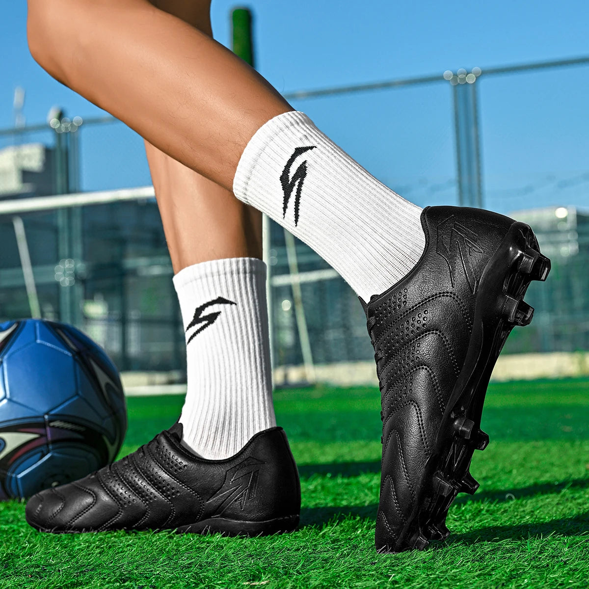 Professional Men's Football Shoes New AG Long Nail Anti Slip Adult Breathable Classic Sports Football Shoes