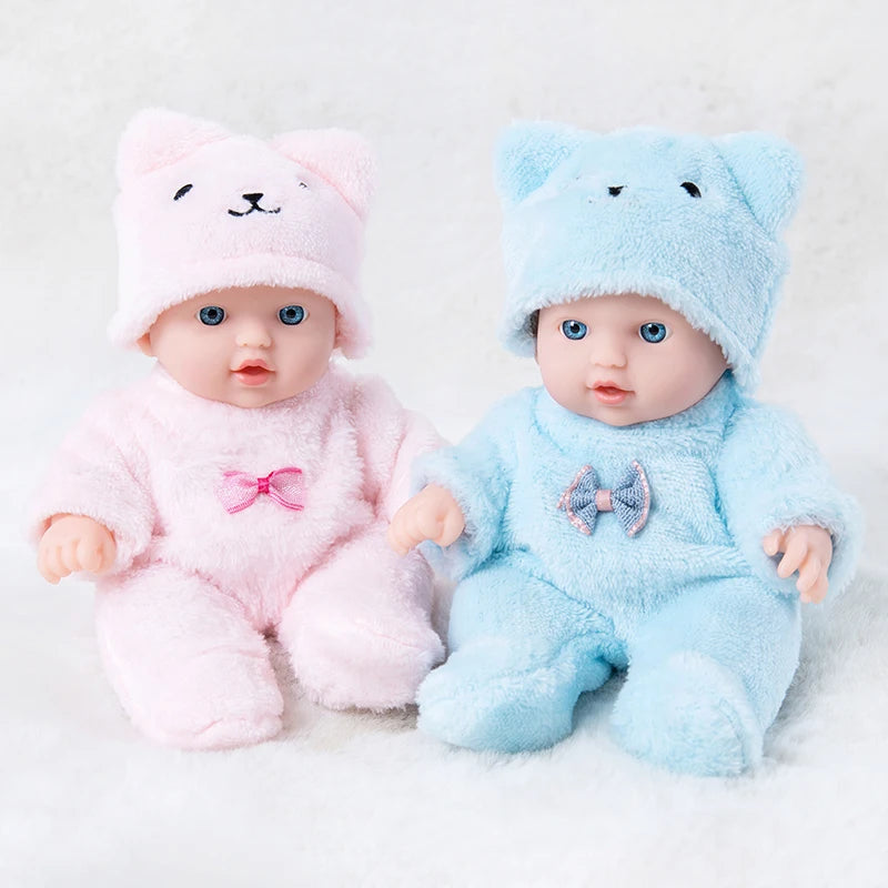 20cm/8-inch simulated silicone doll, including doll ，clothes and hats, the best children's holiday gift