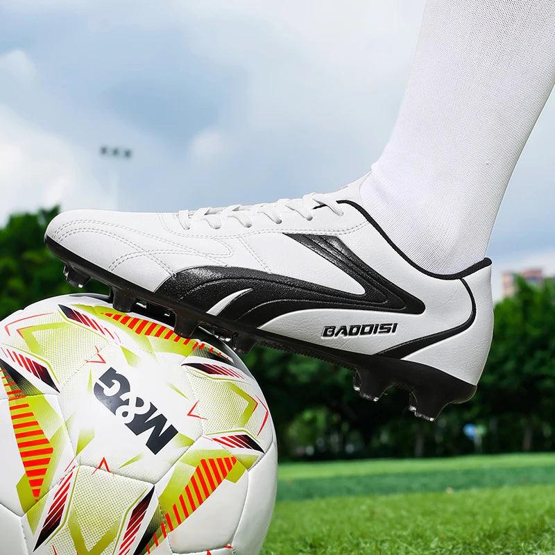 Men Soccer Shoes Breathable Sneakers Ultralight Professional Unisex Grass Cleats Match Football Boots Futsal Training Sport