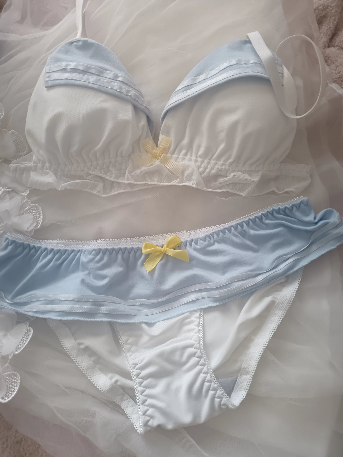 Women's Wireless Triangle-Cup Bra Set