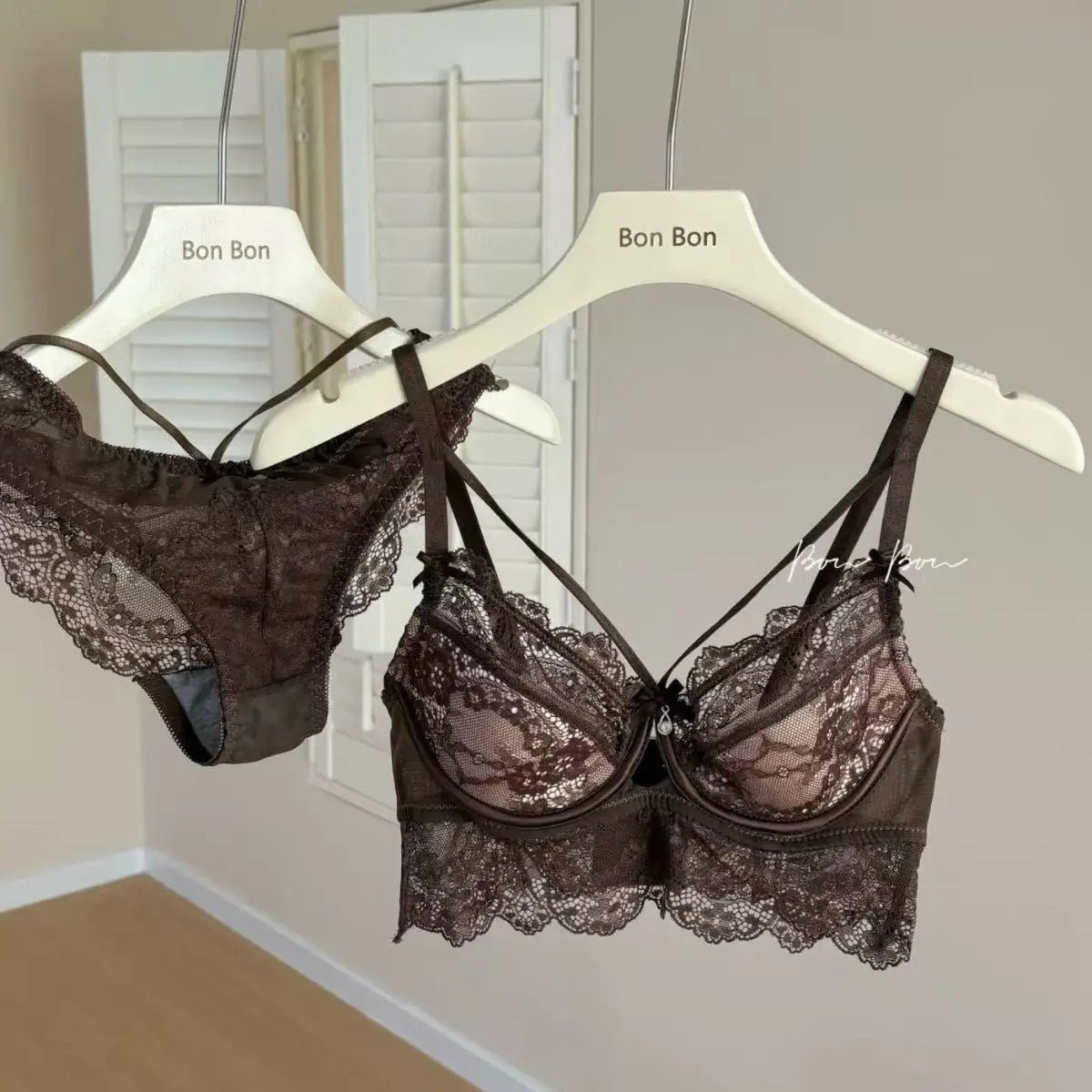 Sexy Lace Breathable Lingerie Set French-Style Small-Bust Support Bra Anti-Sagging & Side-Boob Control Soft Underwire Bra Set