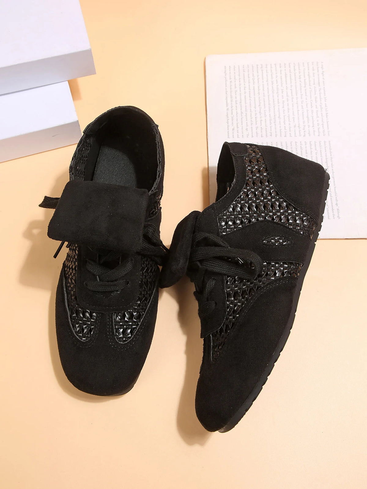 Women'sVintage Layered Hollow Breathable Soft-Soled German Training Shoes,Flat Lace-Up Sports Casual Shoes,Adidas-Style Sneakers