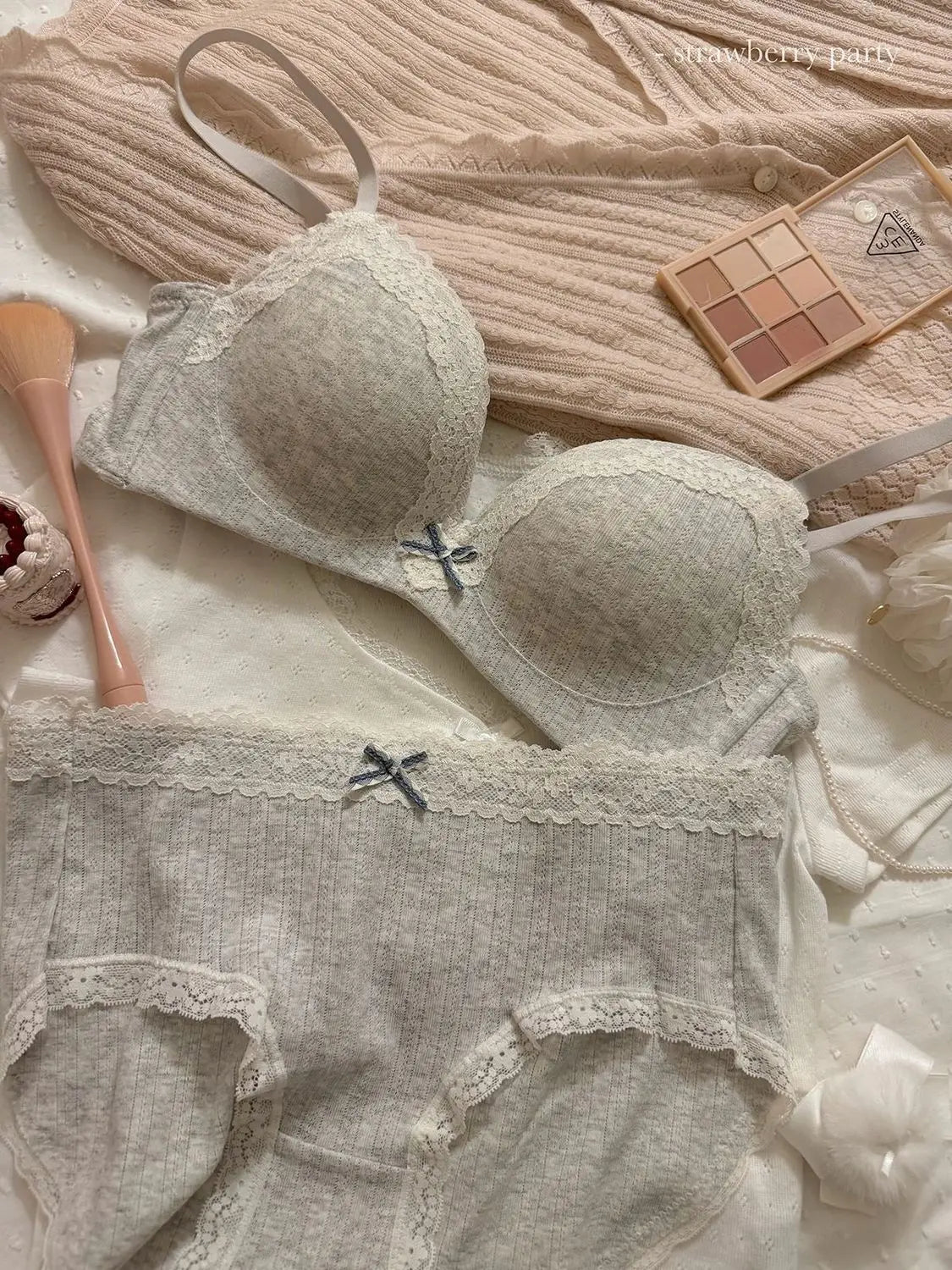 Women's Floral Lace Wireless Bra Set