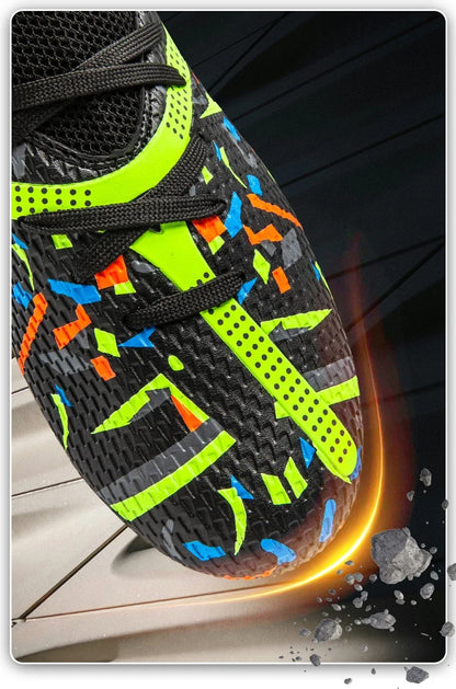 New Men Football Boots Match Sneakers Soccer Shoes Non-Slip Professional Training Shoes Grass Outdoor Sport Ultralight Unisex