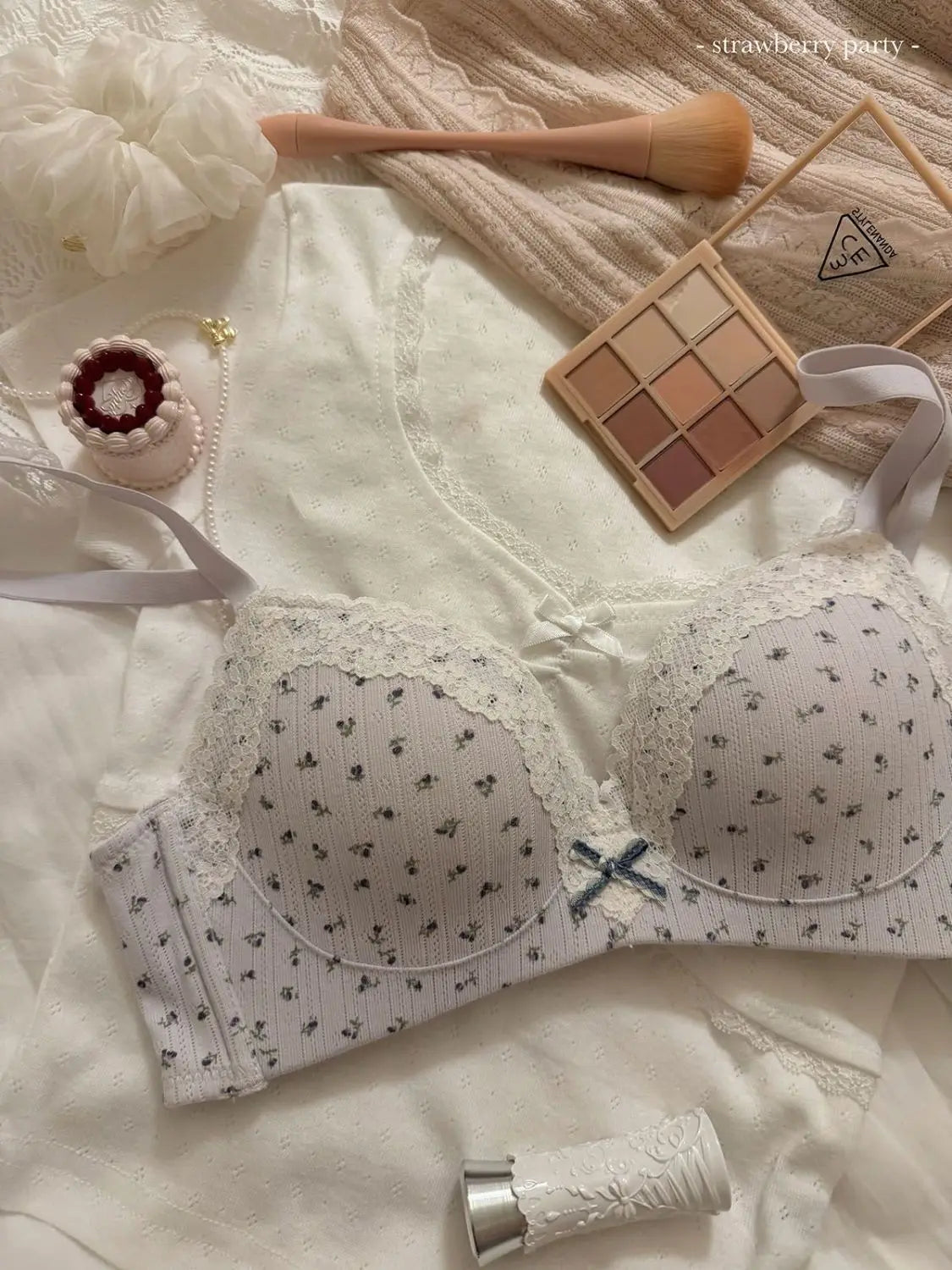 Women's Floral Lace Wireless Bra Set