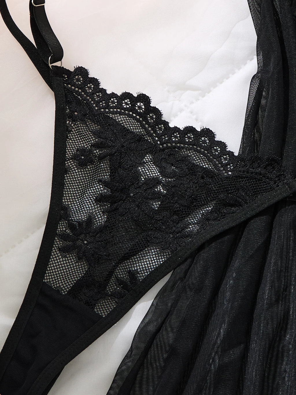 Black Daisy Floral Lace Nightgown Set