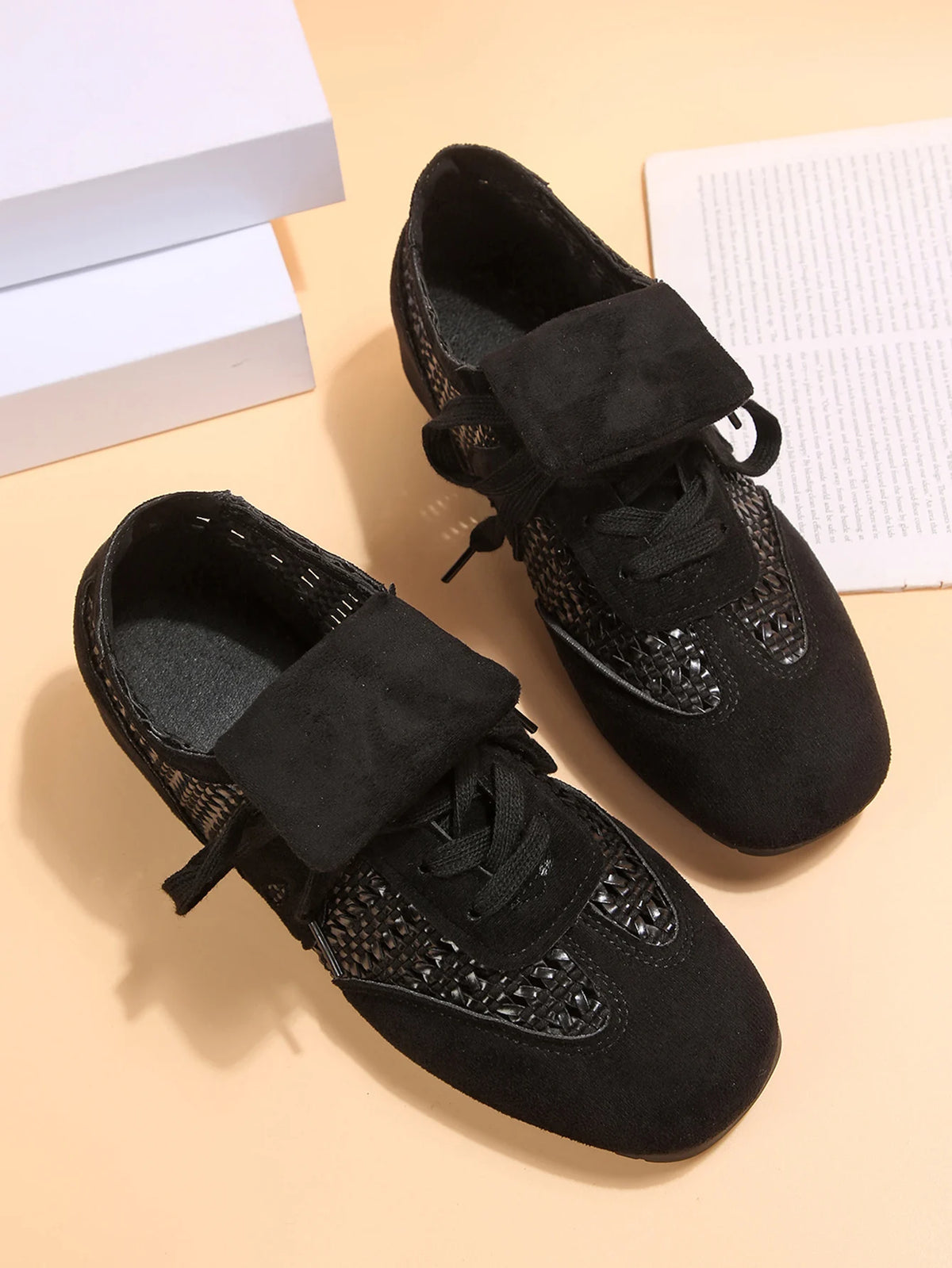 Women'sVintage Layered Hollow Breathable Soft-Soled German Training Shoes,Flat Lace-Up Sports Casual Shoes,Adidas-Style Sneakers