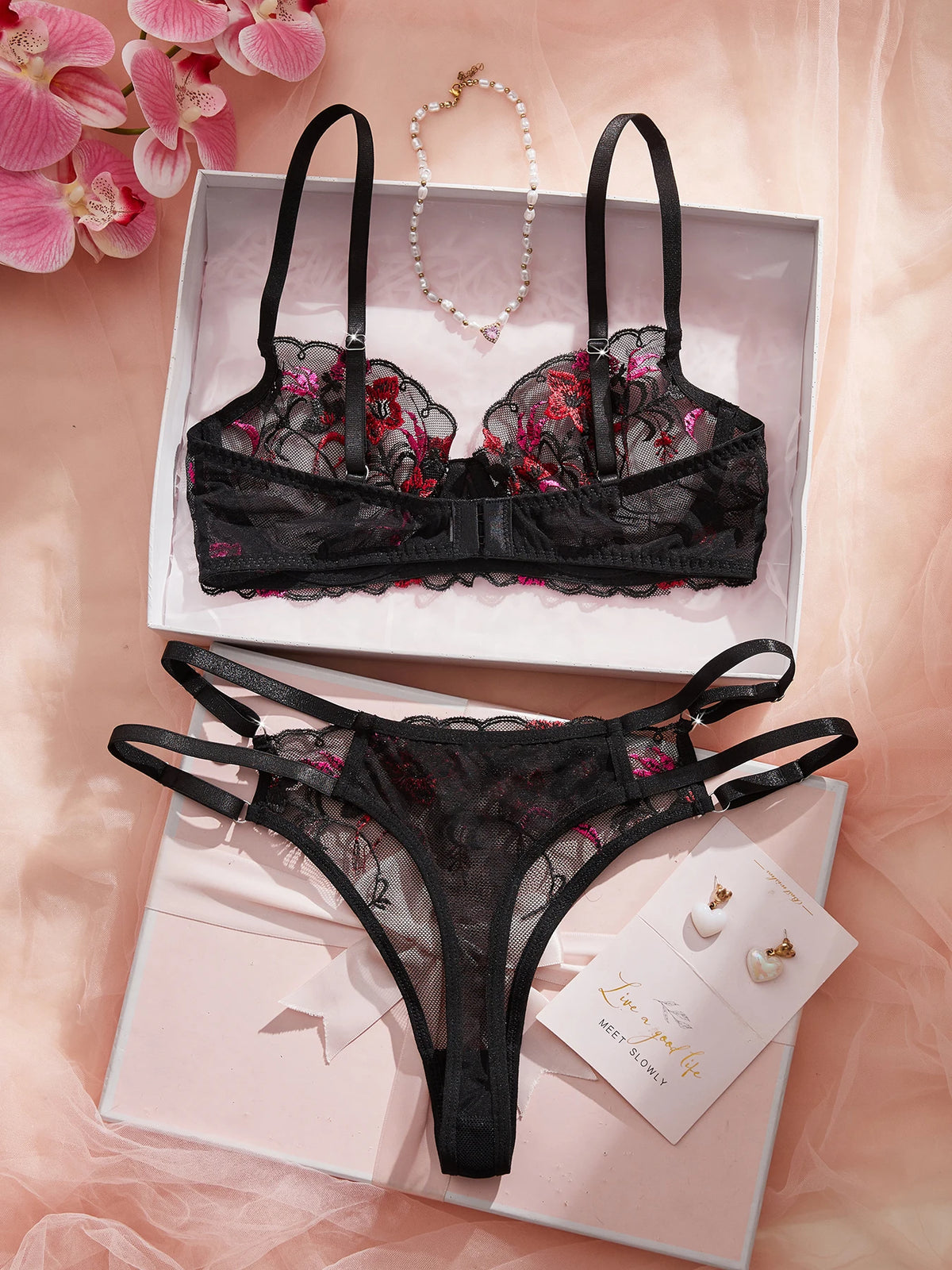 Women's Lace Push-Up Bra & Panty Set