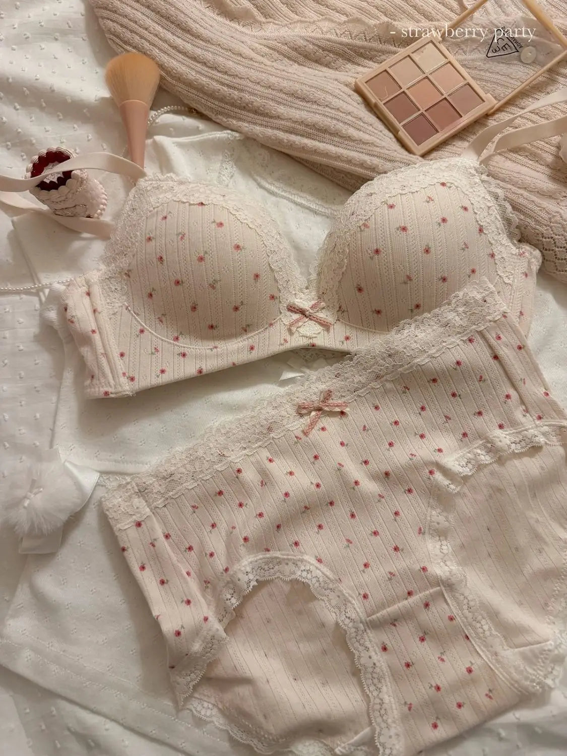 Women's Floral Lace Wireless Bra Set
