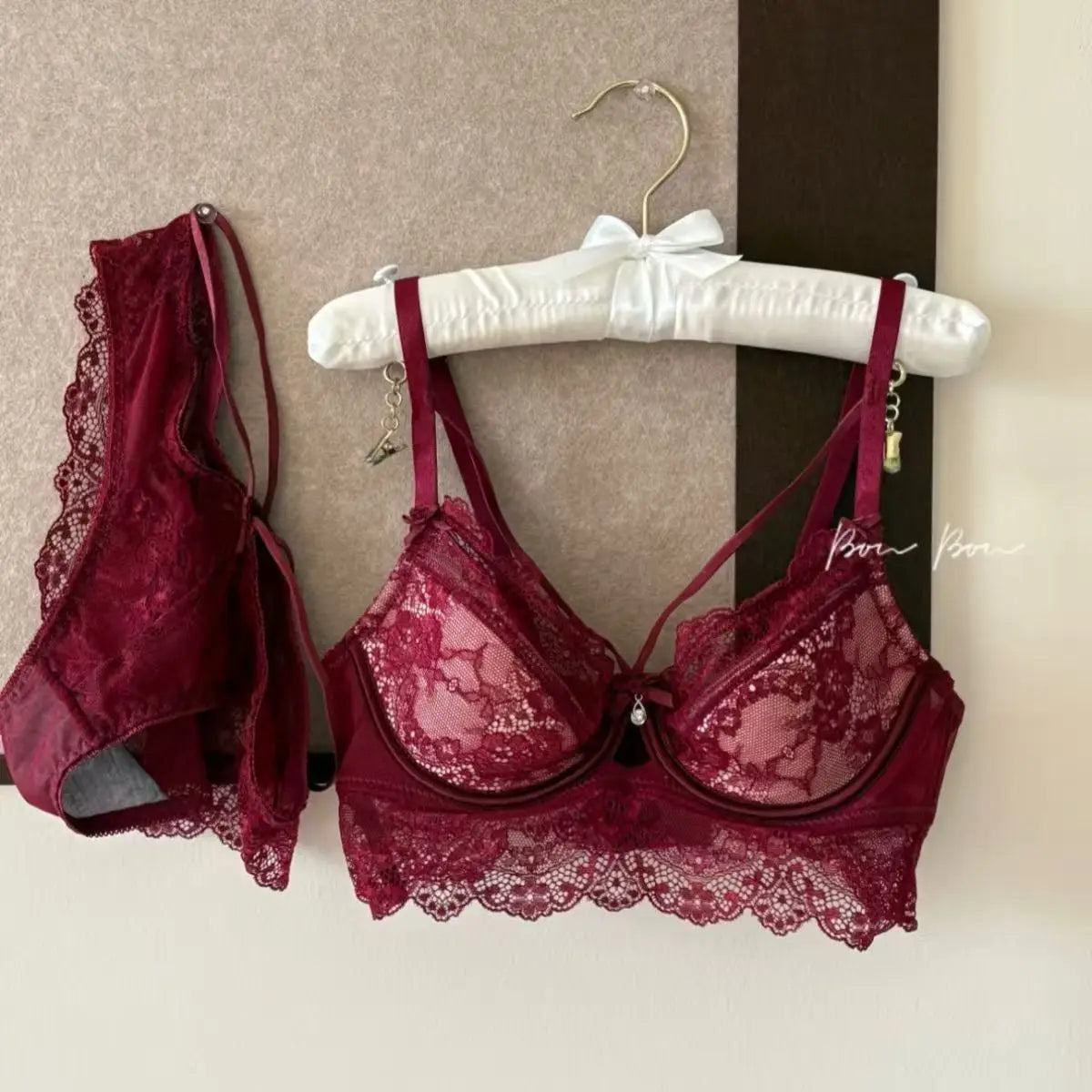 Sexy Lace Breathable Lingerie Set French-Style Small-Bust Support Bra Anti-Sagging & Side-Boob Control Soft Underwire Bra Set
