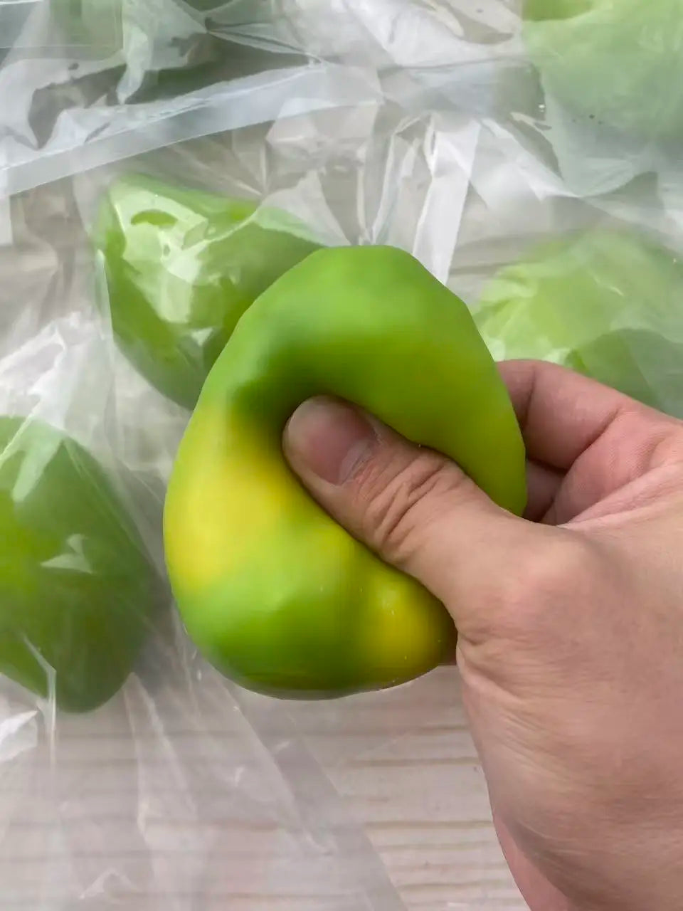 Handmade Crispy Mango Stress Ball Squeeze Toy, Color-Changing Mango Squishy Fidget Ball, ASMR Sensory Stress Relief Toy