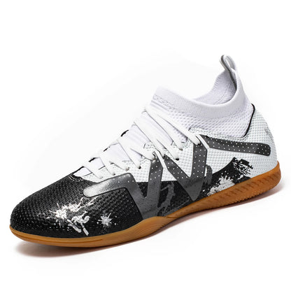High-top Indoor Flat Soccer Shoes for Five-a-Side Training, Suitable for Both Men and Women, Featuring a Non-Slip Design.