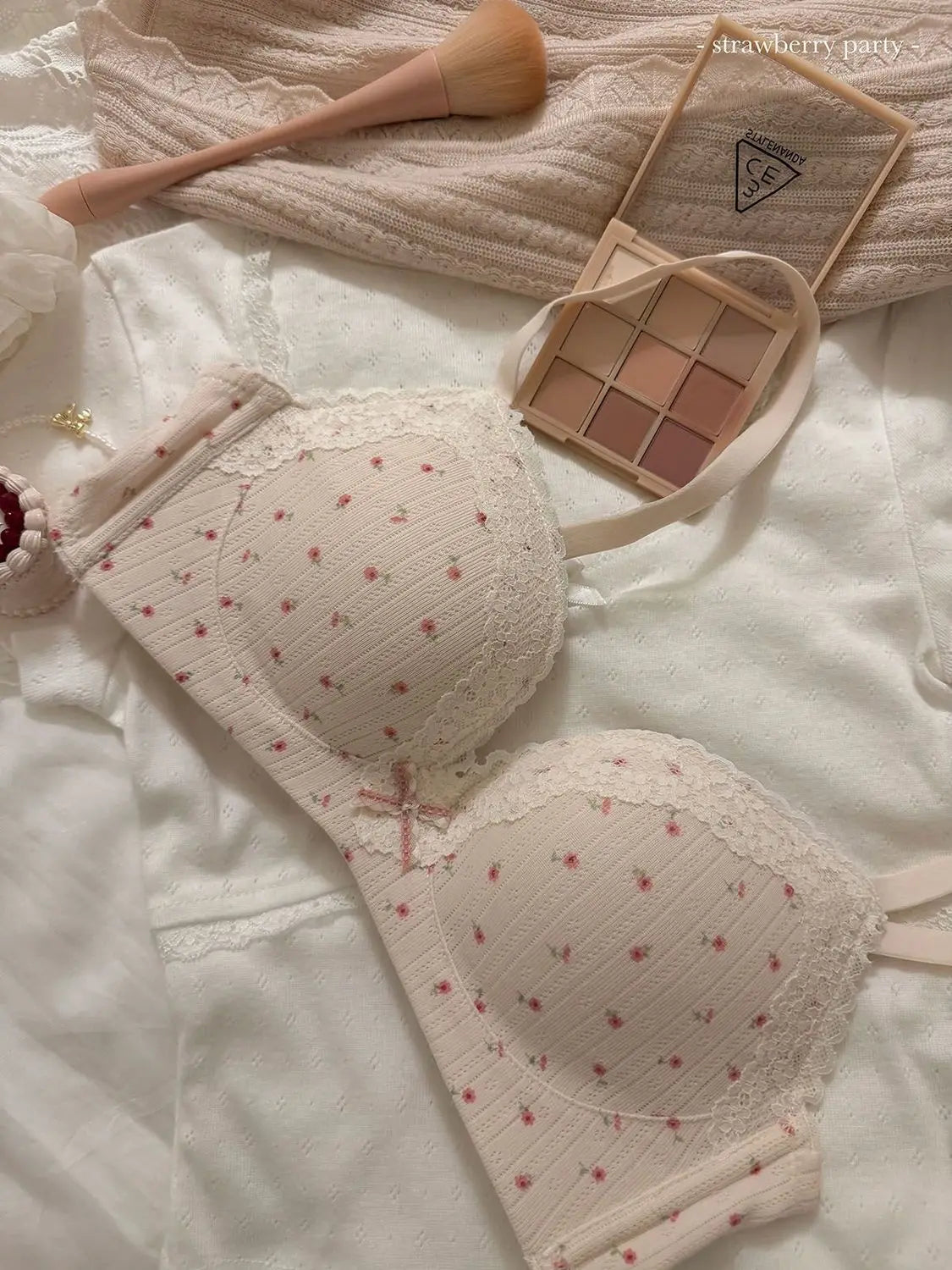 Women's Floral Lace Wireless Bra Set