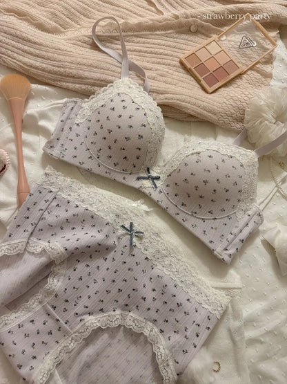 Women's Floral Lace Wireless Bra Set