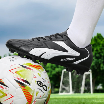 Men Soccer Shoes Breathable Sneakers Ultralight Professional Unisex Grass Cleats Match Football Boots Futsal Training Sport