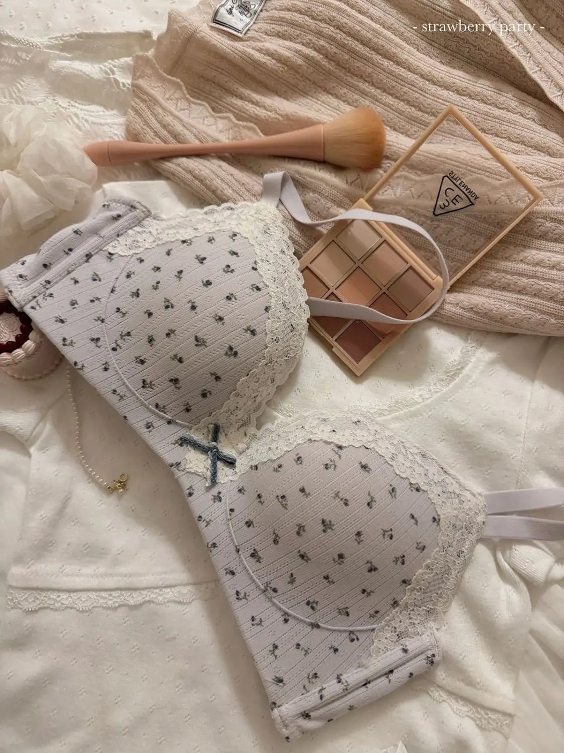 Women's Floral Lace Wireless Bra Set