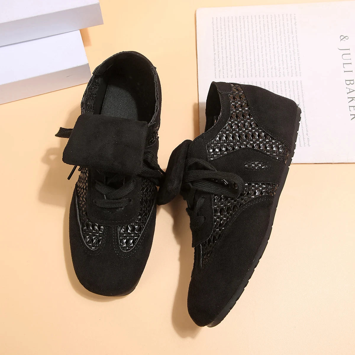 Women'sVintage Layered Hollow Breathable Soft-Soled German Training Shoes,Flat Lace-Up Sports Casual Shoes,Adidas-Style Sneakers