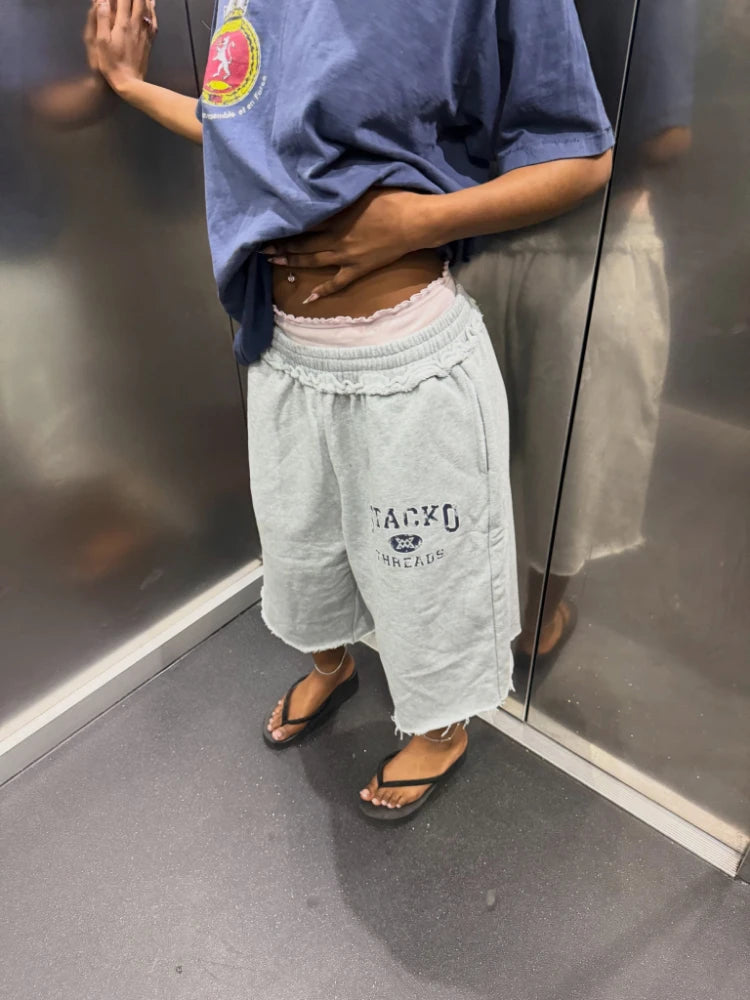 Streetwear Retro Pilot Sweatshorts Grey Crest Graphic Woven Label Frayed Long Shorts Y2K Swag Hip Hop Terry Unisex Baggy Shorts