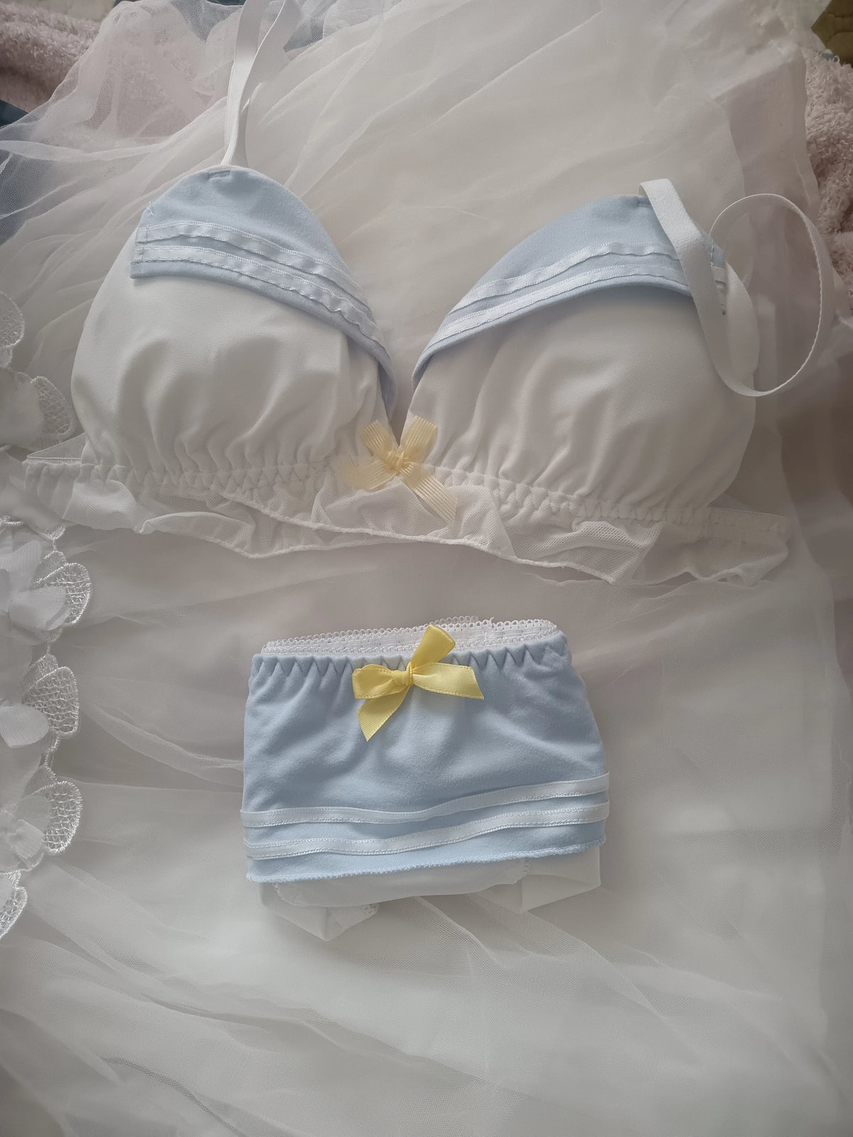 Women's Wireless Triangle-Cup Bra Set