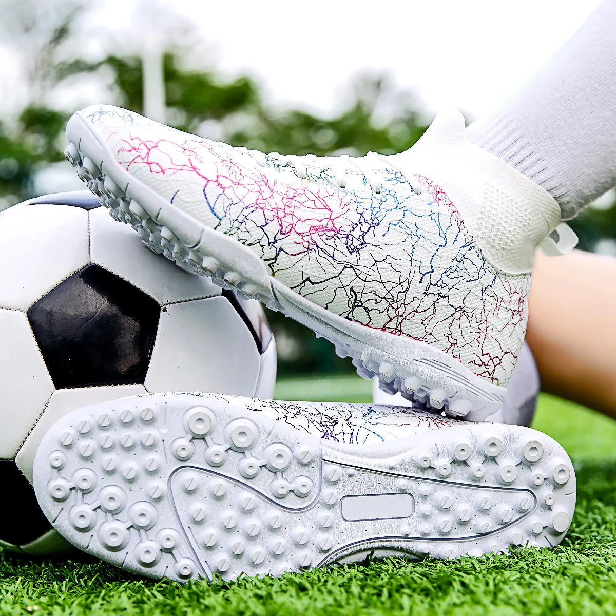 New Men Football Boots Breathable Sport Training Soccer Shoes Cleats Sport Outdoor TF Futsal Match Turf Grass Drop Shipping