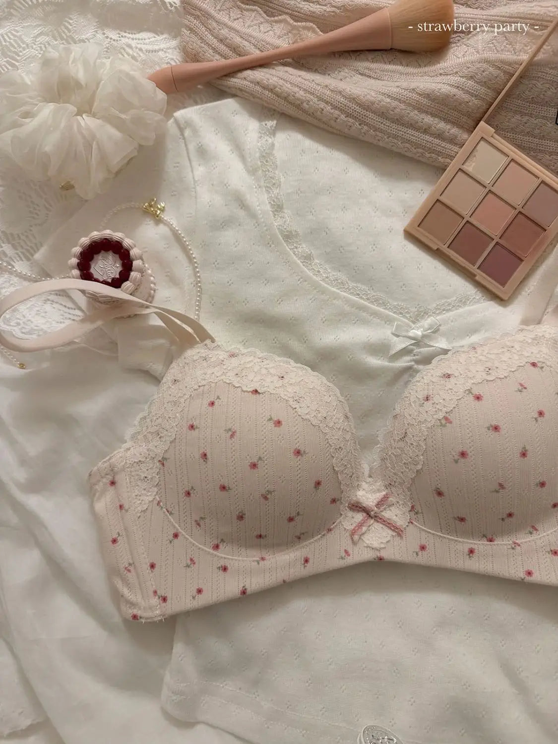 Women's Floral Lace Wireless Bra Set