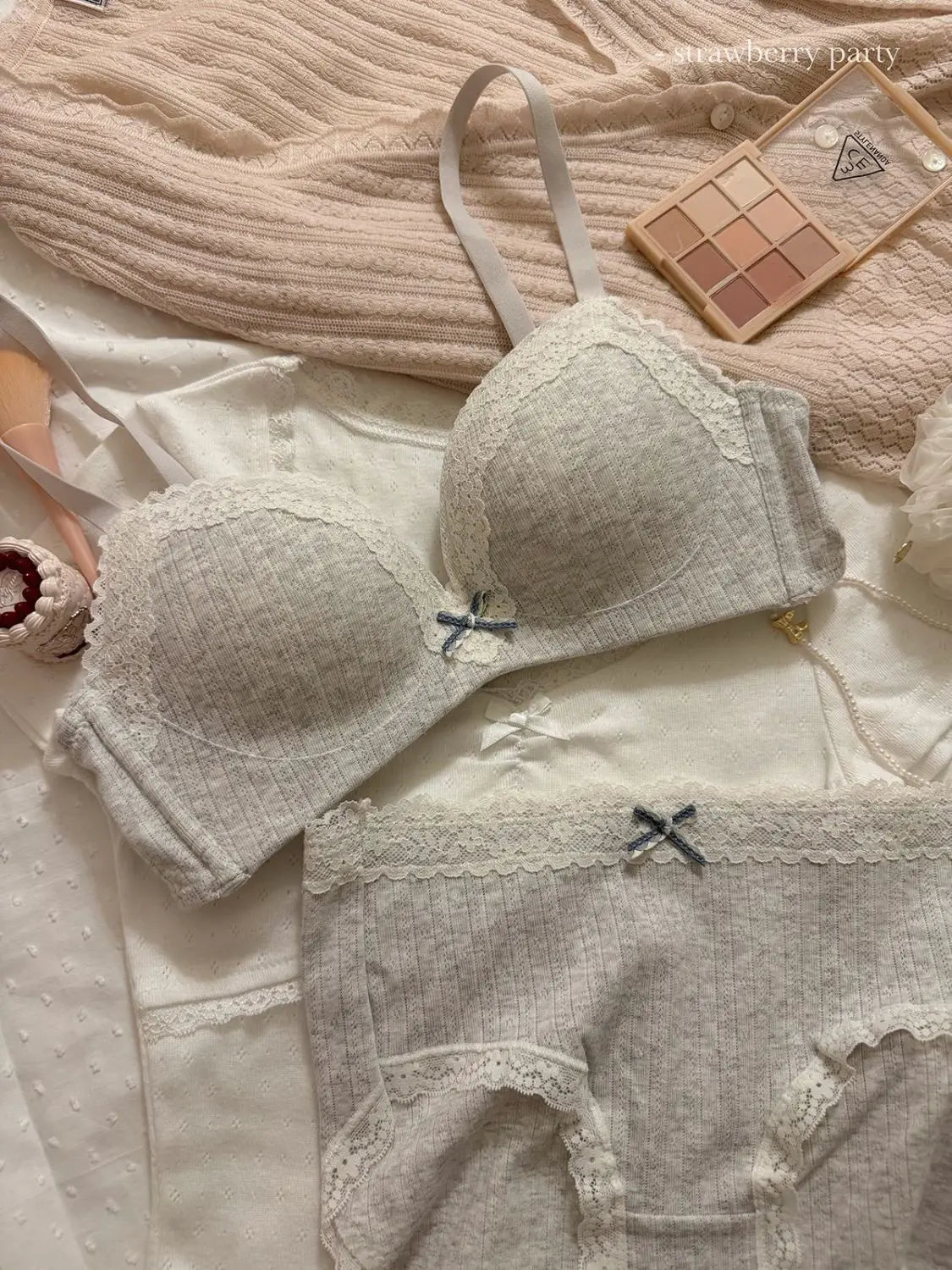 Women's Floral Lace Wireless Bra Set