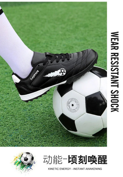 New Men Football Boots Match Non-Slip Professional Training Shoes Sneakers Grass Soccer Shoes Sport Outdoor Ultralight Unisex