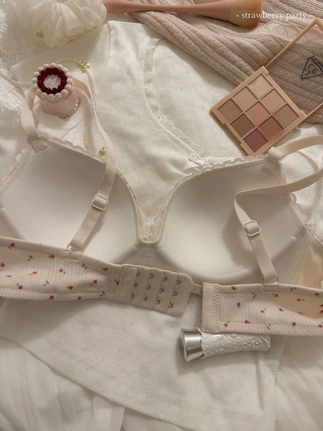 Women's Floral Lace Wireless Bra Set