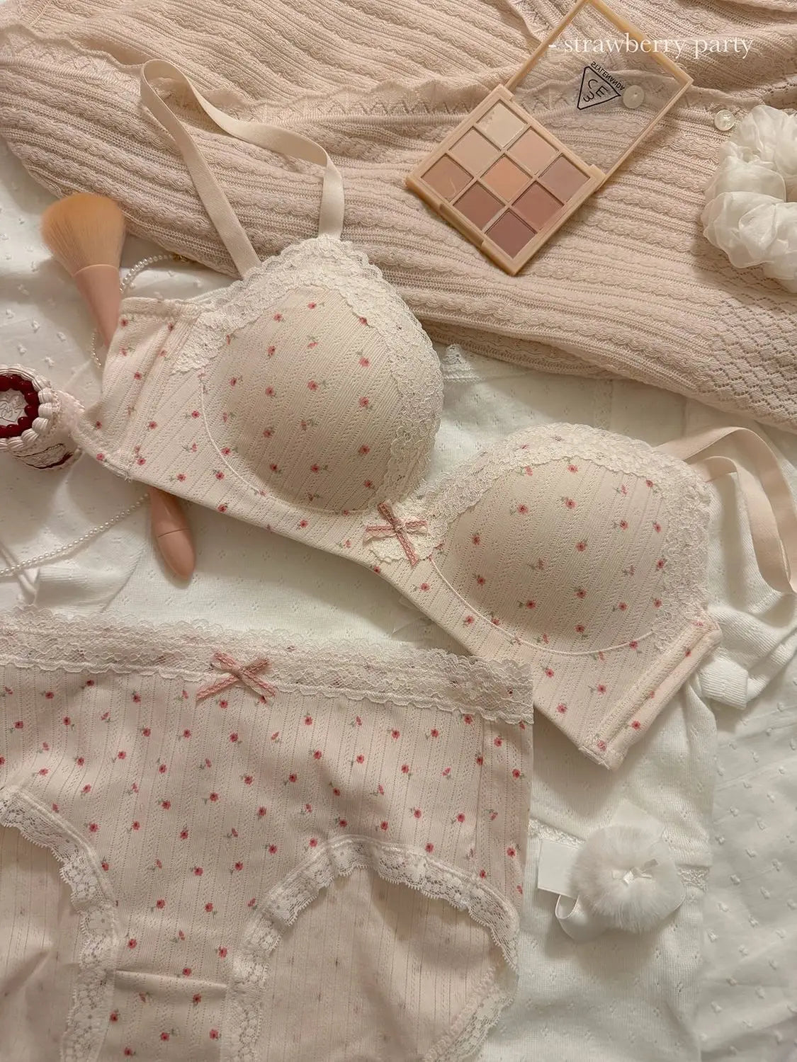 Women's Floral Lace Wireless Bra Set